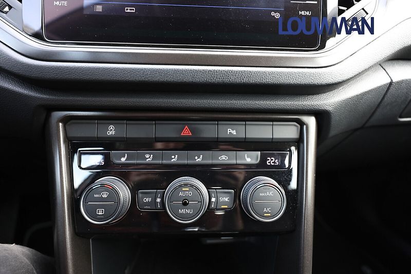 Volkswagen T-Roc Design 1.5 TSI DSG7 - fotka 6 z 26