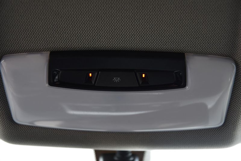 BMW Řada 3 318d (2.0) 6st, NAVI, ALU, PDC - fotka 34 z 51