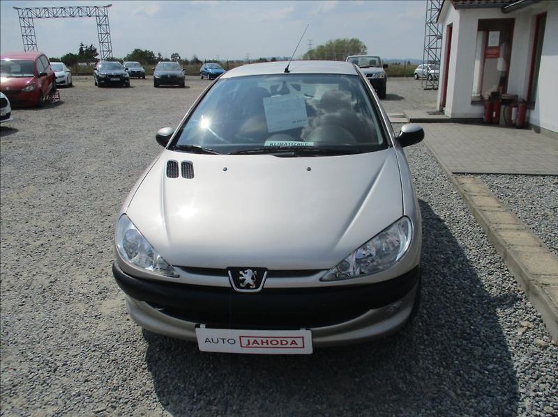 Peugeot 206 1,4 i, klima, serv.kniha, CZ - fotka 2 z 17
