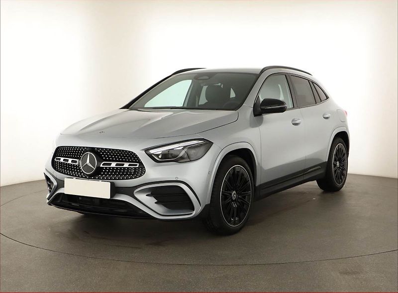 Mercedes-Benz GLA (2025) 200 d, AMG LINE, KEYLESS - fotka 2 z 19