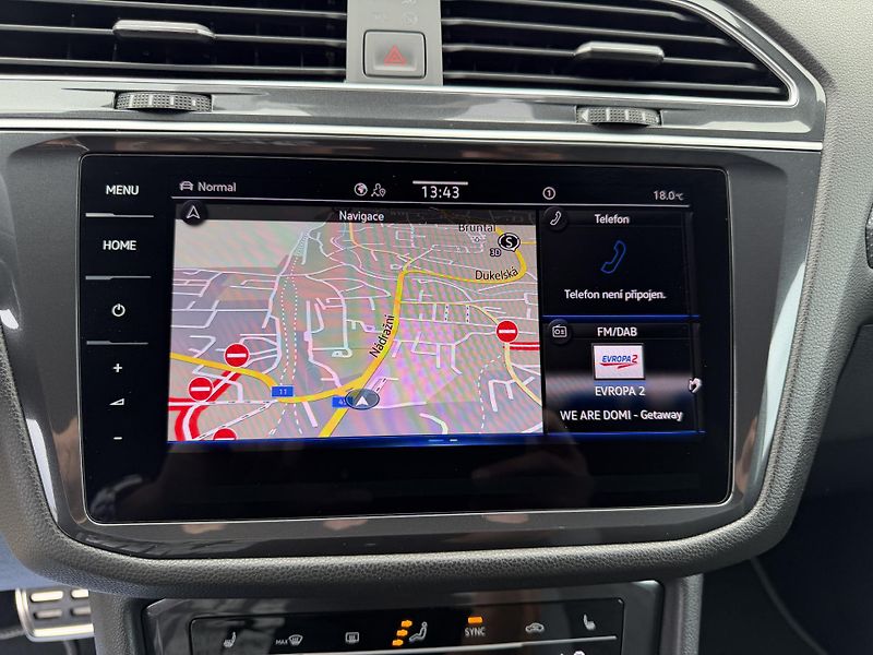 Volkswagen Tiguan Allspace R-Line 2,0 TDi/110kW 4x4 DSG  - fotka 40 z 106