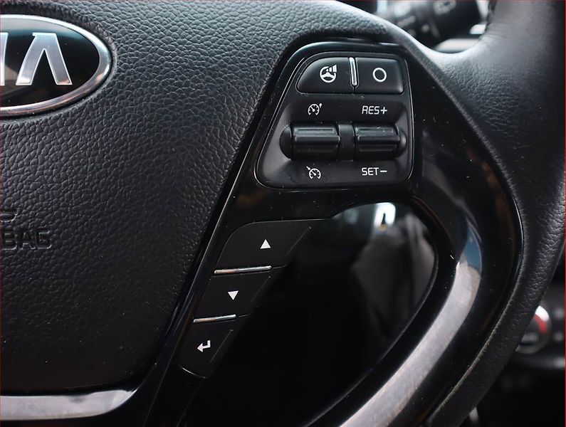 Kia Ceed (2018) 1.4 MPI, Serv.kniha, Navi - fotka 17 z 19
