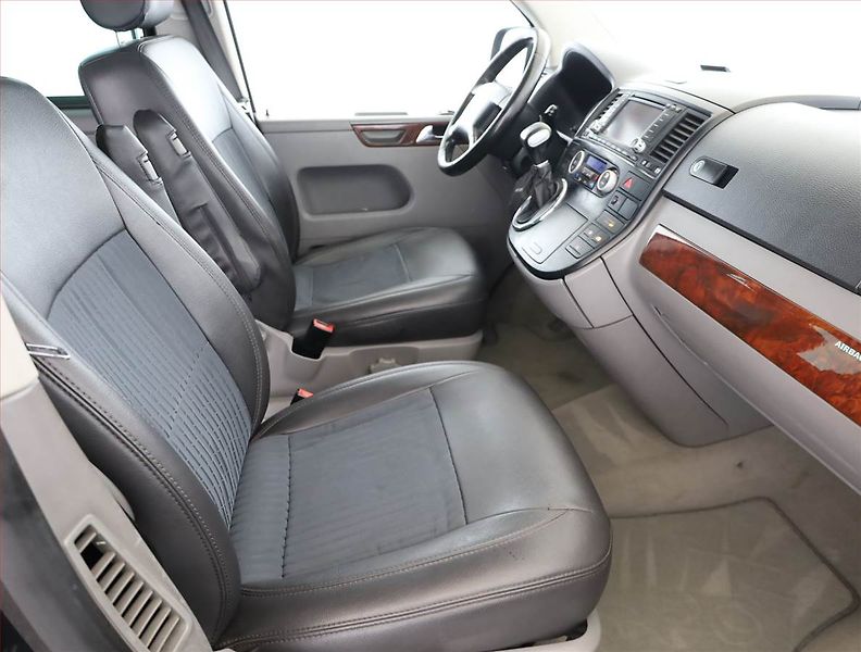 Volkswagen Multivan (2006) Highline 2.5 TDI - fotka 7 z 17