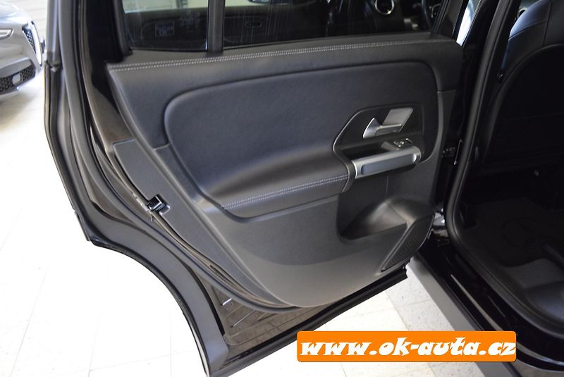 Mercedes-Benz GLB 200 D PRAVIDELNÝ SER. MER. TZ. - fotka 26 z 78