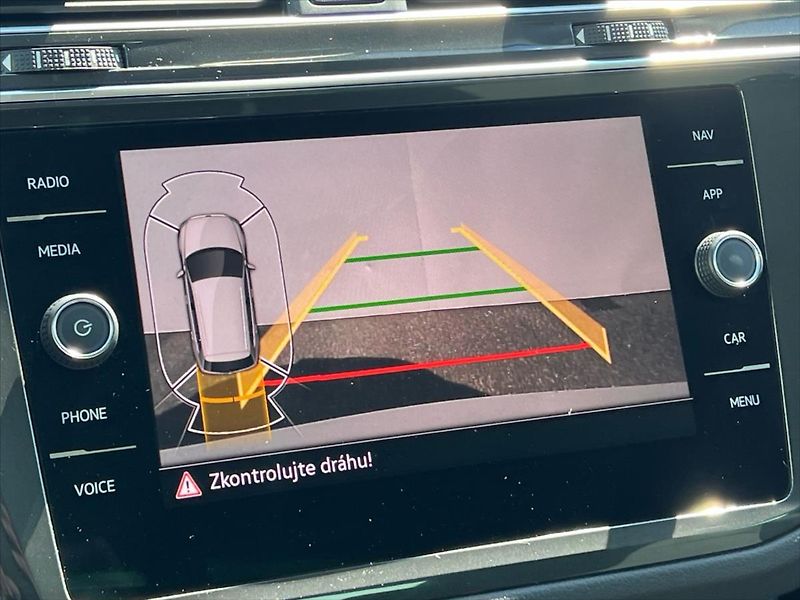 Volkswagen Tiguan 1,5 TSi 110 kW 7DSG ELEGANCE - fotka 17 z 26