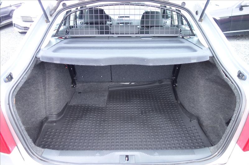 Škoda Octavia 1,6 i 75KW, ČR, KLIMATIZACE. - fotka 13 z 25