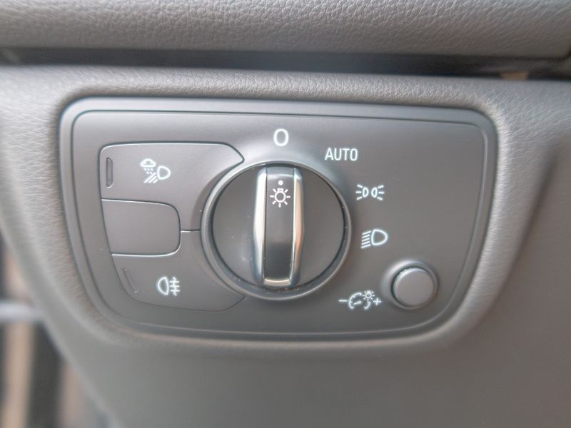 Audi A6 Allroad (2014) 3.0TDI 180KW – VÝBAVA - fotka 17 z 44