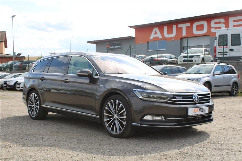 Volkswagen Passat 2,0 TDi  HIGHLINE, 4 x 4, DSG - fotka 3 z 38