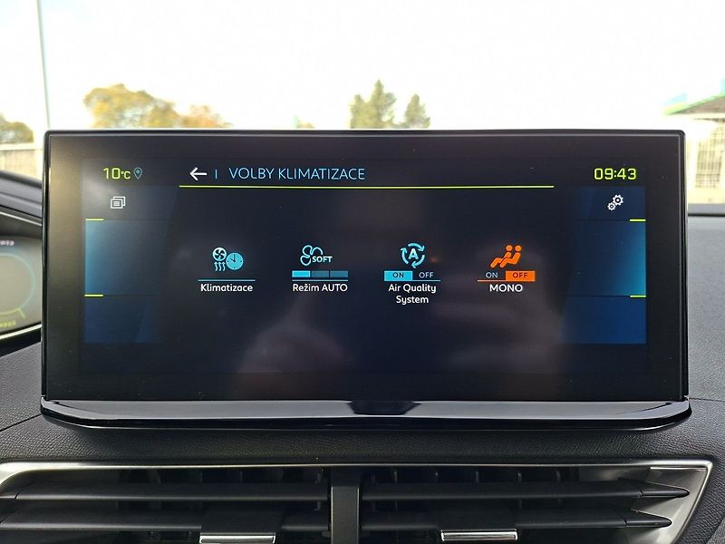 Peugeot 3008 ALLURE PACK HYBRID 225 e-EAT8 - fotka 23 z 31
