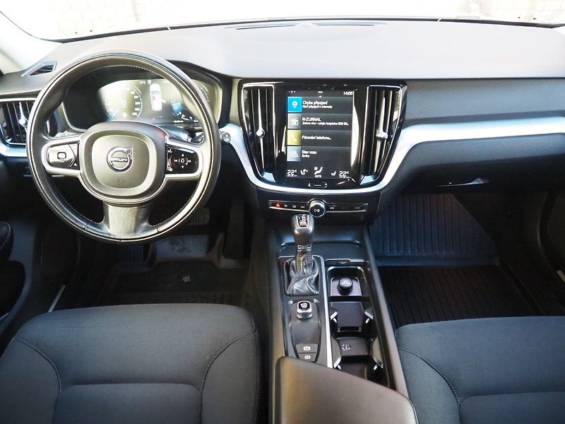 Volvo V60 (2019) 2.0 D3 momentum, nové rozvody - fotka 18 z 42