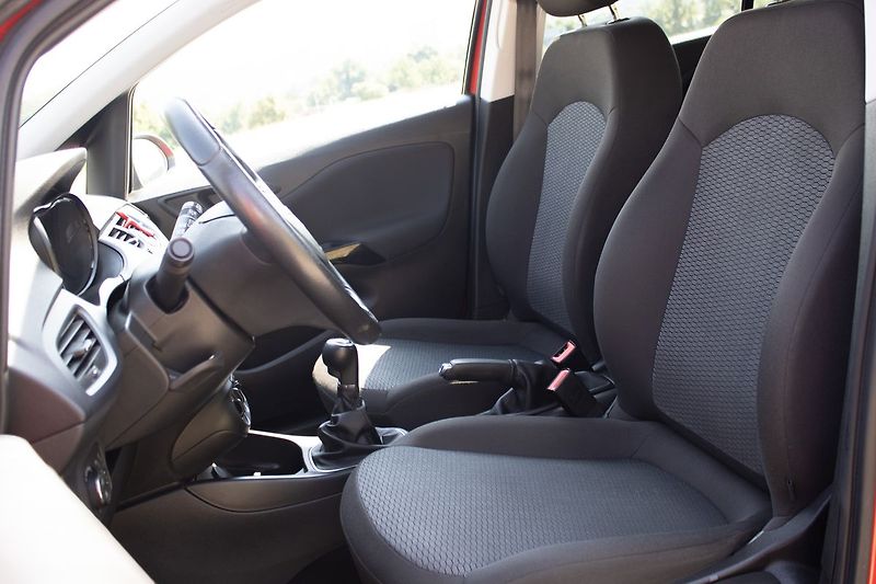 Opel Corsa Pravidelně servisované, velice - fotka 14 z 30