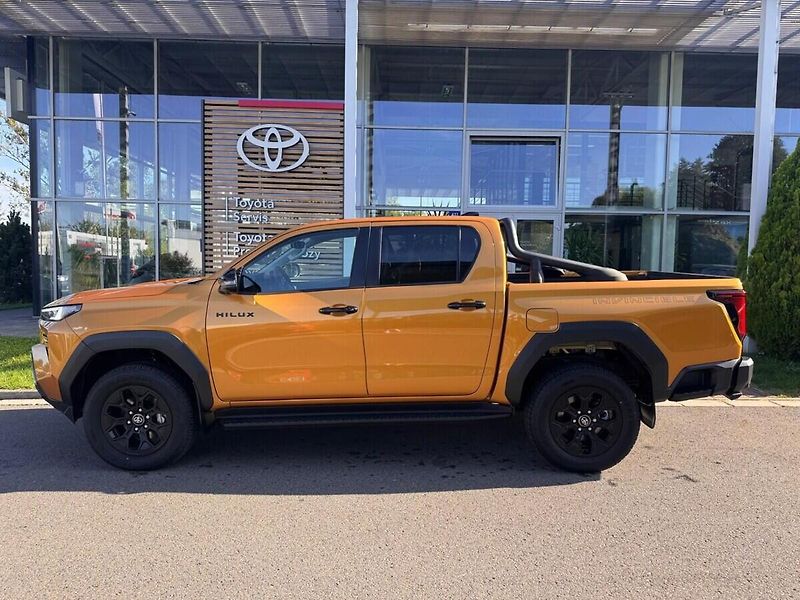 Toyota Hilux 2.8 Invincible - fotka 5 z 13