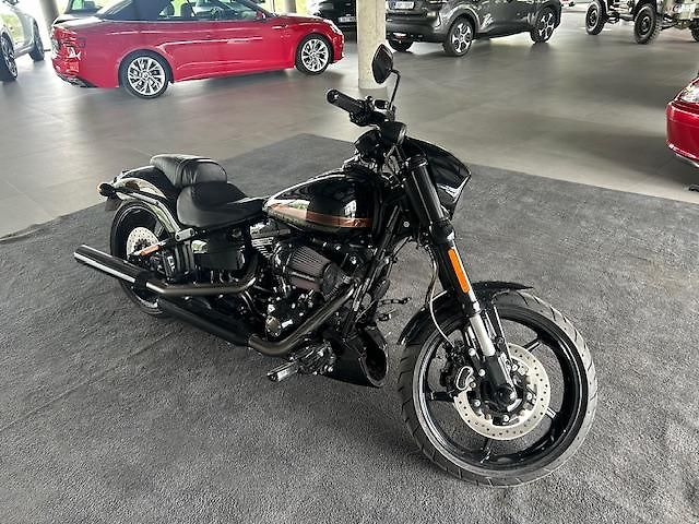 Harley-Davidson FXSE Softail Breakout CVO (2016) - fotka 6 z 26