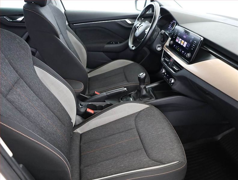 Škoda Scala (2020) Style 1.0 TSI, ČR,1.maj - fotka 7 z 17