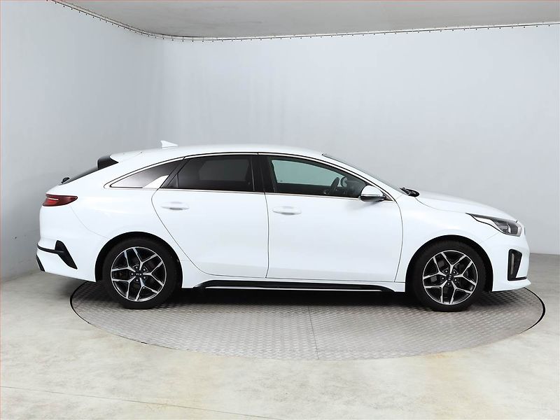 Kia Pro_Ceed (2019) GT-Line 1.4 T-GDI, Serv.kniha - fotka 6 z 17