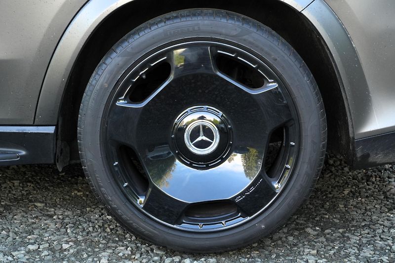 Mercedes-Benz GLS 63 AMG 4Matic+, Webasto, Pano - fotka 5 z 47