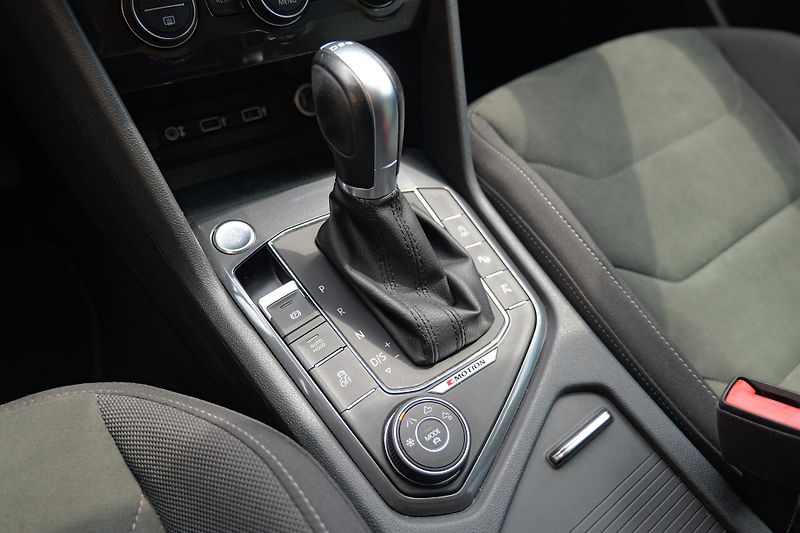 Volkswagen Tiguan Allspace TDI 4x4 DSG 360 HUD Matrix Taž - fotka 25 z 42