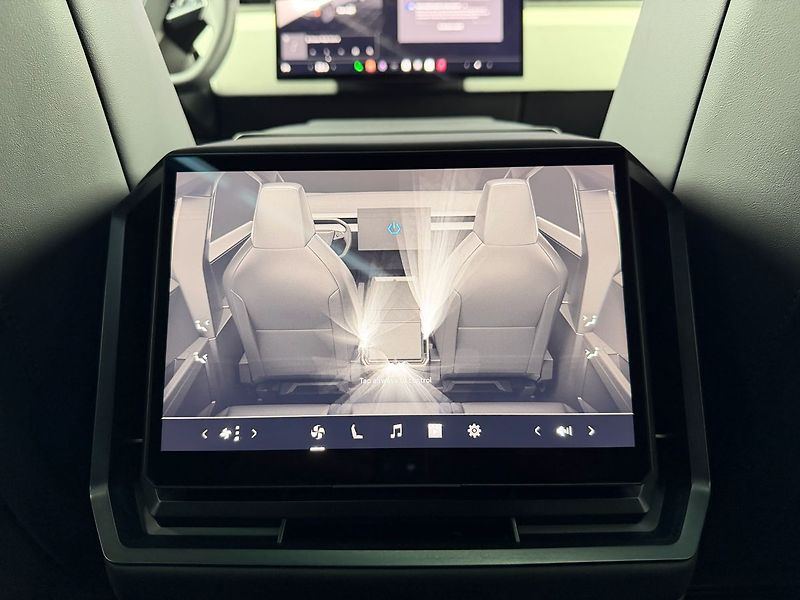 Tesla Ostatní AWD 438 KW FOUNDATION SERIES, - fotka 26 z 31