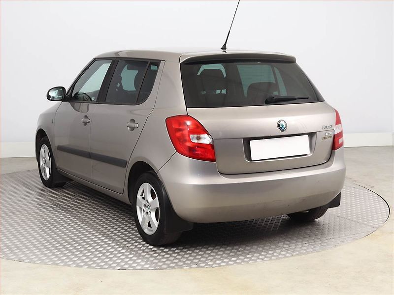Škoda Fabia (2011) 1.4 16V, LPG, Serv.kniha - fotka 4 z 11