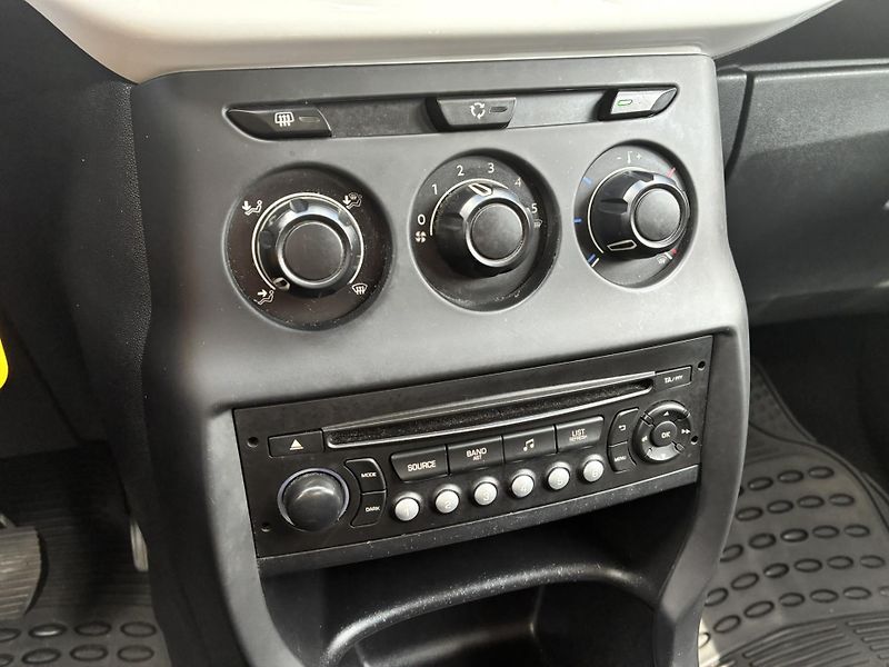 Citroën C3 1.2 VTi 60kW - fotka 17 z 19