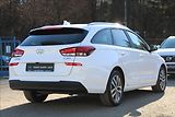 Hyundai i30 1,4 T-GDI  NOVÉ V ČR,1.MAJITEL - náhled 4