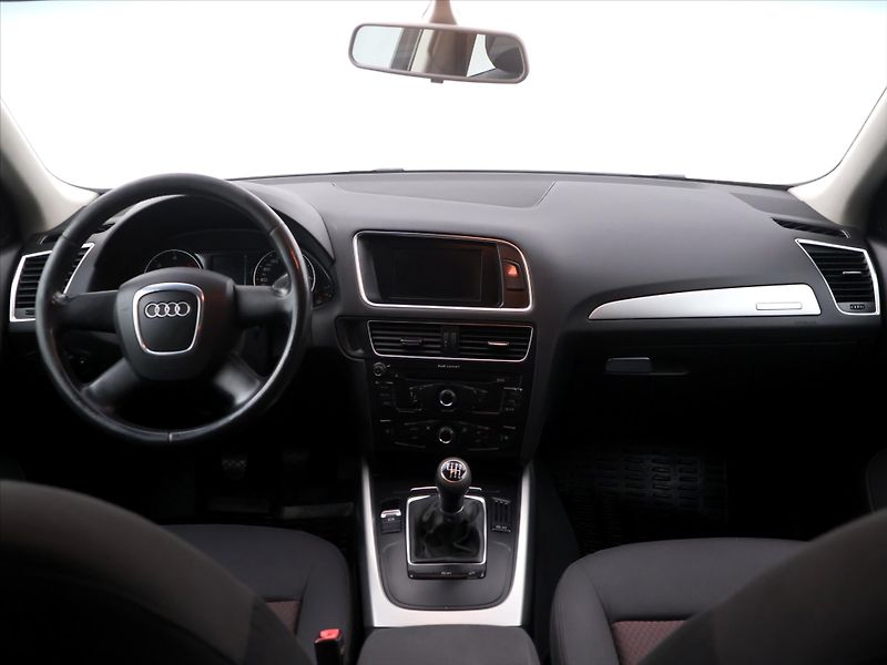 Audi Q5 2,0 TDI 125kW Quattro CZ - fotka 25 z 33