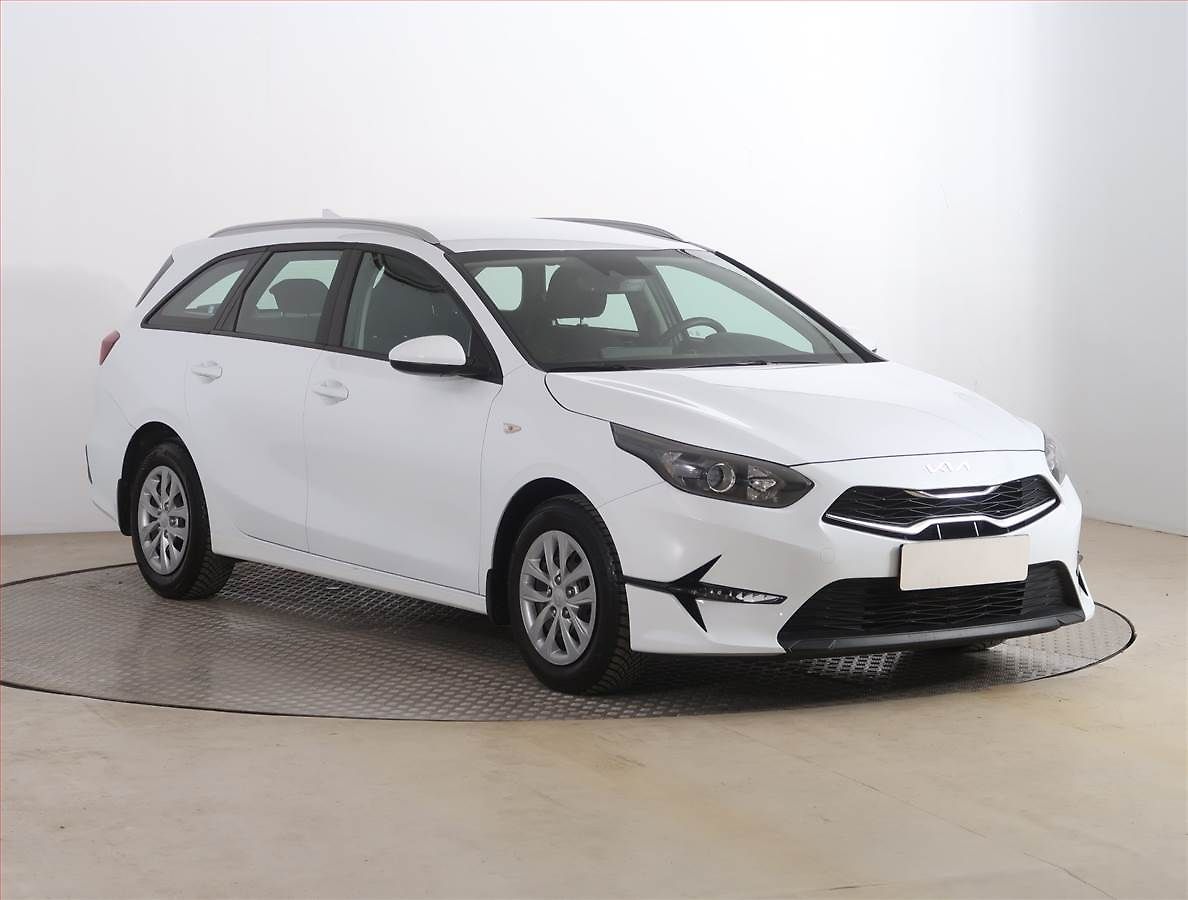 Kia Ceed Silver 1.5 T-GDI, Serv.kniha