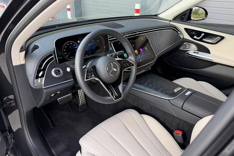 Mercedes-Benz Třídy E (2025) E 300de 4Matic Allterrain - fotka 18 z 89