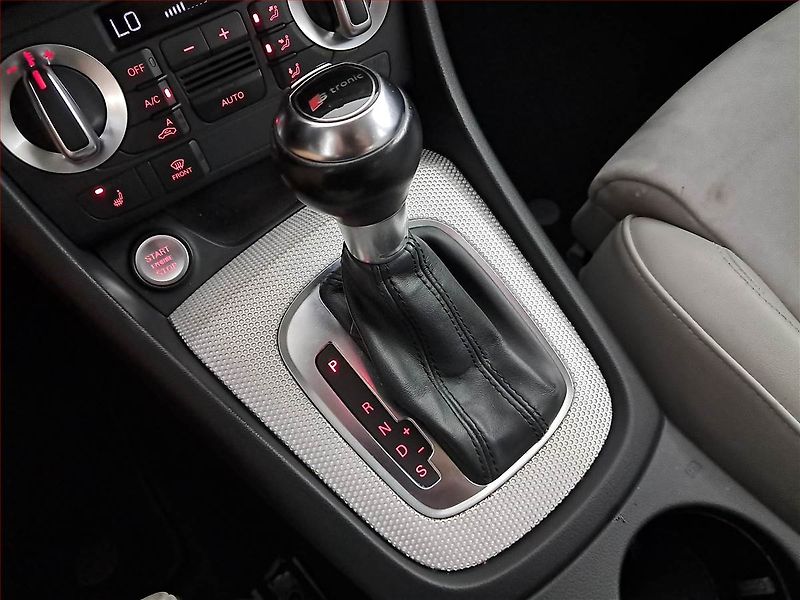 Audi Q3 (2013) 2.0 TDI, 4X4, Automat, Kůže - fotka 16 z 21