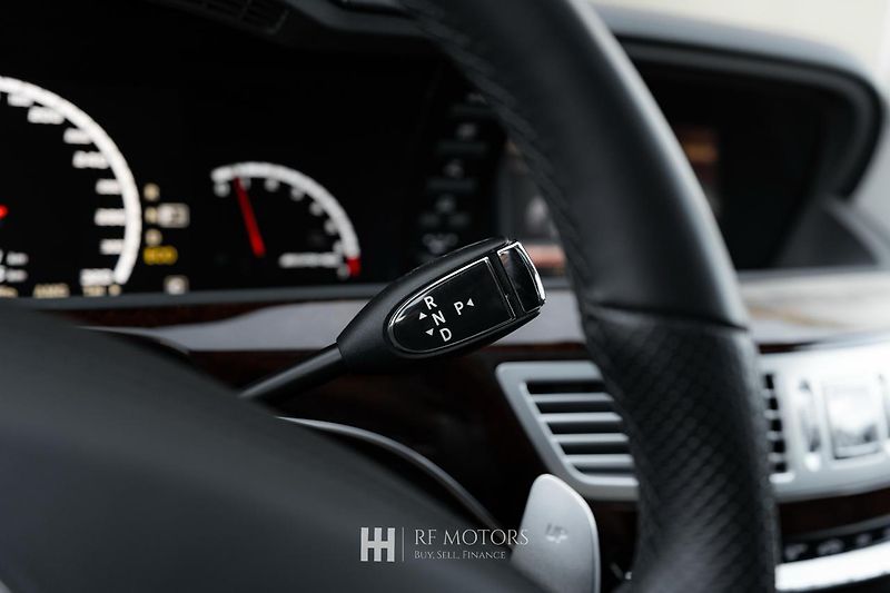 Mercedes-Benz Třídy S (2013) AMG S 63 5.5 V8 Biturbo - fotka 49 z 56
