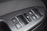 Volkswagen Touran 1,6 TDI 77KW BIXENON TAŽNÉ - náhled 24