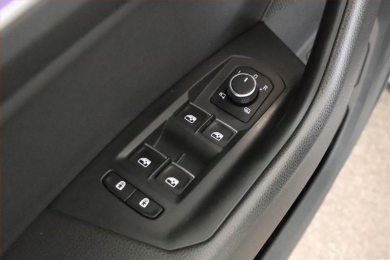 Volkswagen Touareg (2019) R-Line 3.0 TDI - fotka 14 z 20