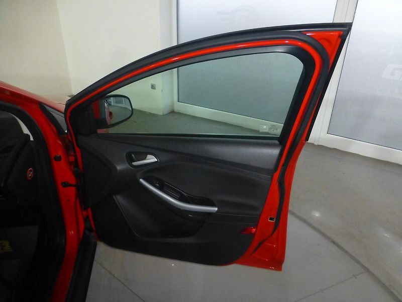 Ford Focus (2015) 1,5T-110KW*ALU*PARK.S*PŮVOD ČR - fotka 17 z 25