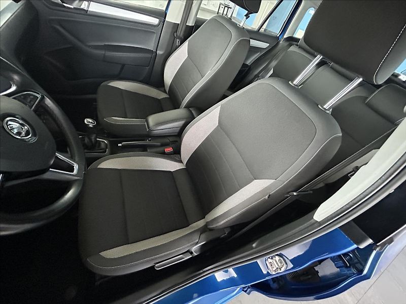 Škoda Rapid 1,0   TSI 81kW,SERVISKA,TAŽNÉ - fotka 18 z 23