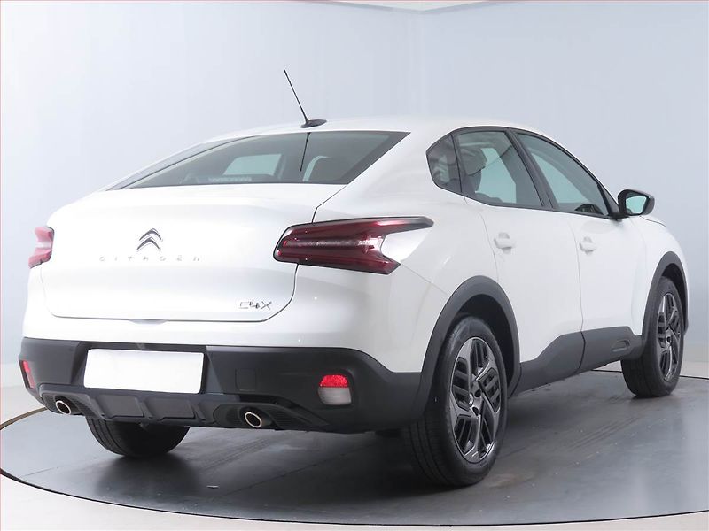 Citroën C4 X (2023) Feel Pack 1.2 PureTech - fotka 5 z 15