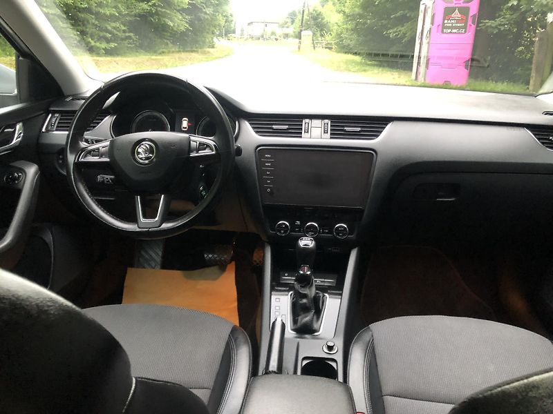 Škoda Octavia (2020) COMBI 1.5 TSI DSG STYLE 2020 - fotka 11 z 17