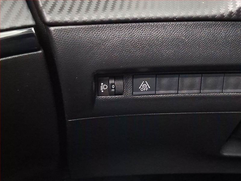 Peugeot 2008 (2022) 1.2 PureTech, Automat - fotka 21 z 21