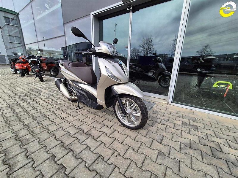 Piaggio Beverly 300 (2024) SKLADEM - fotka 1 z 19