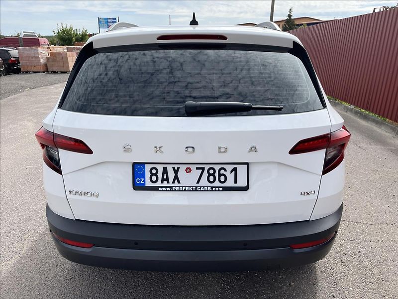 Škoda Karoq 2,0 TDi 110 4x4 DSG TAŽNÉ -DPH - fotka 7 z 46