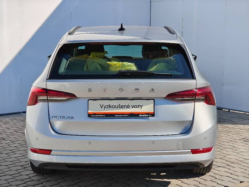 Škoda Octavia Ambition 6MP 2,0TDI - fotka 20 z 21