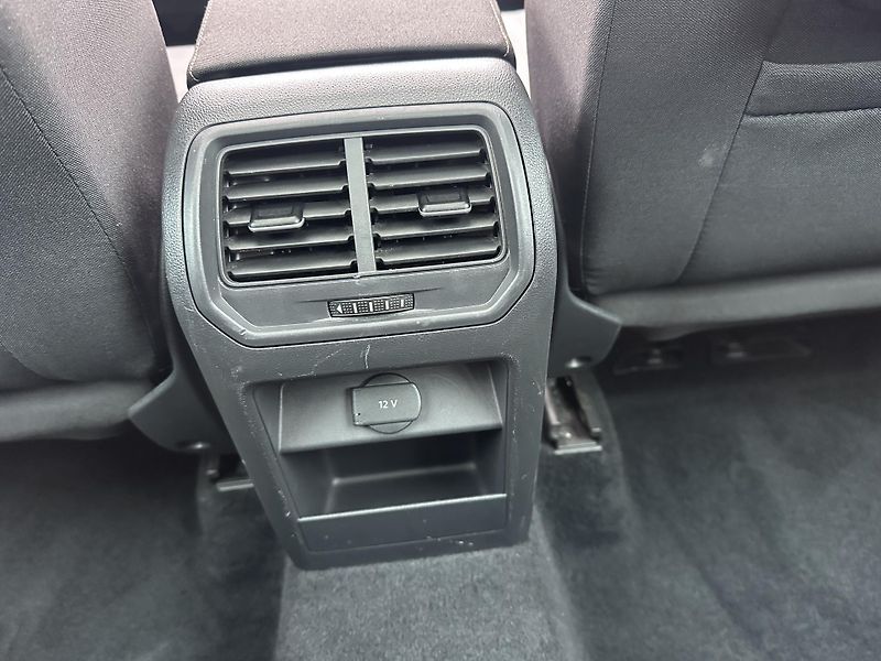 Volkswagen Golf Sportsvan (2016) 1.4 TSI DSG ser.knížka - fotka 18 z 43