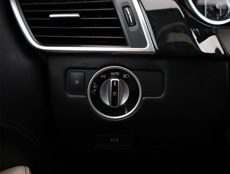 Mercedes-Benz Třídy M (2013) ML 350 BlueTEC, 4X4, Automat - fotka 16 z 20