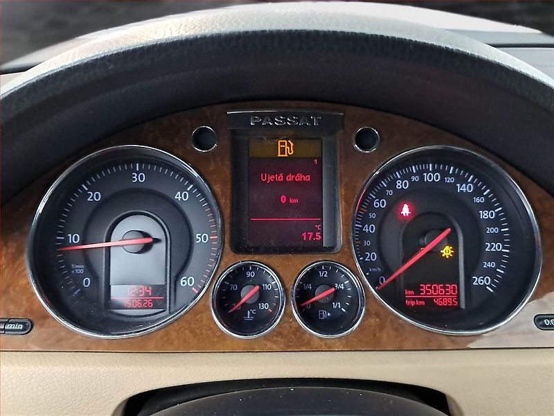 Volkswagen Passat (2006) 2.0 TDI, v provozu - fotka 11 z 17