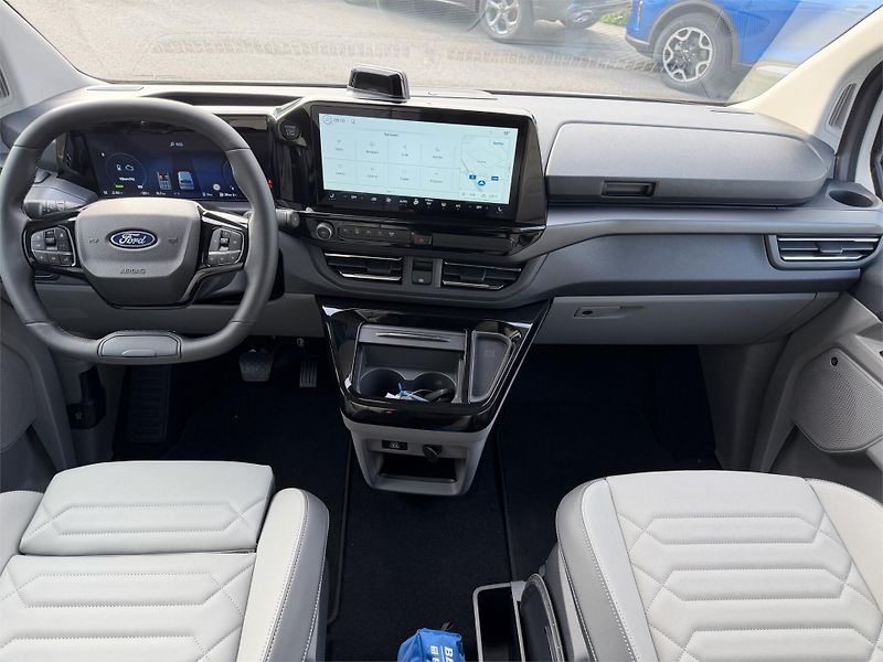 Ford Tourneo Custom (2026) Titanium X L1, Tourneo, 2.5 Du - fotka 14 z 21