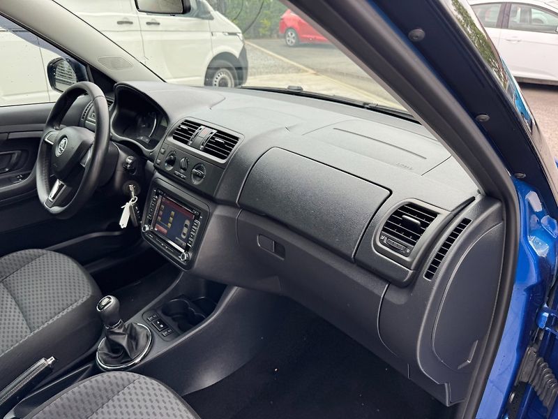 Škoda Fabia (2014) Elegance 1.2 TSI 63kW - fotka 27 z 29