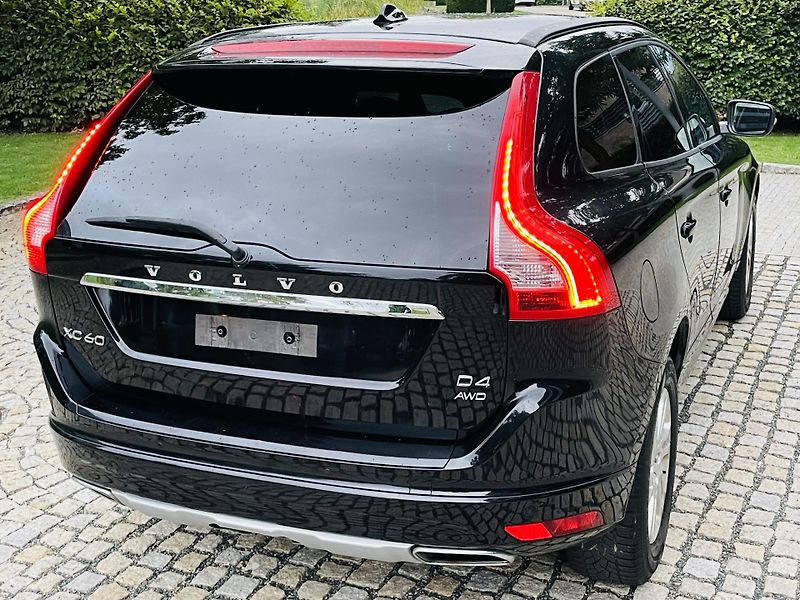 Volvo XC60 2.4D 4x4 AUT SERVISKA TAŽNÉ - fotka 13 z 43