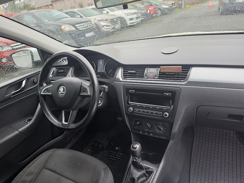 Škoda Rapid 1.2 TSI Park Senzor  - fotka 16 z 18