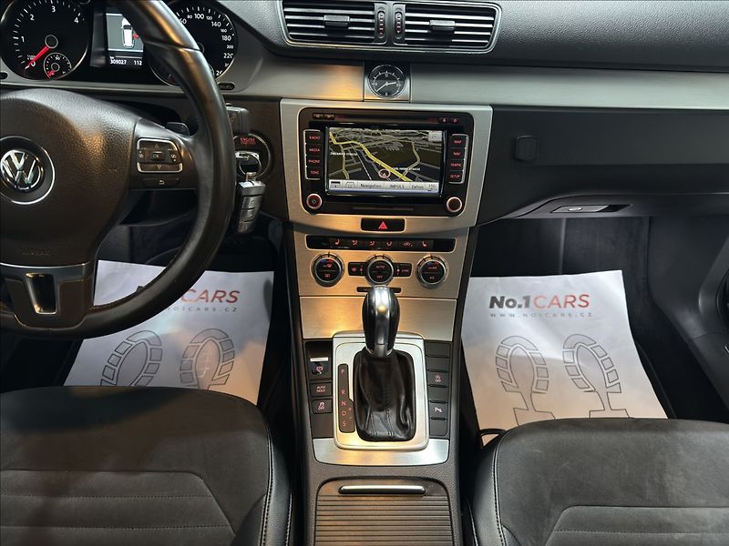 Volkswagen Passat 2,0   TDI DSG HIGHLINE BIXEN - fotka 25 z 42