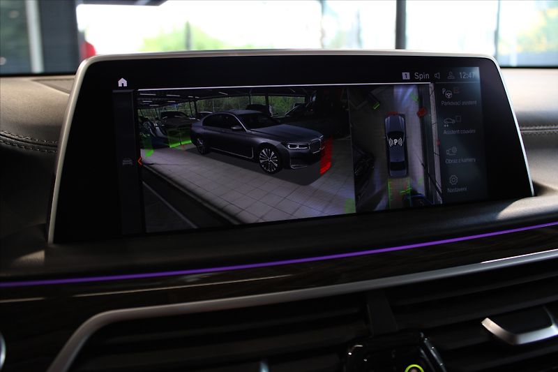 BMW Řada 7 740d xDrive Masáž/NezTop/360°/ - fotka 20 z 37