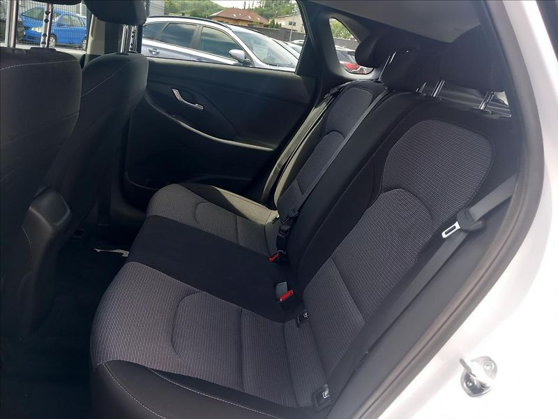 Hyundai i30 1,0 T-GDI COMFORT DCT - fotka 20 z 21